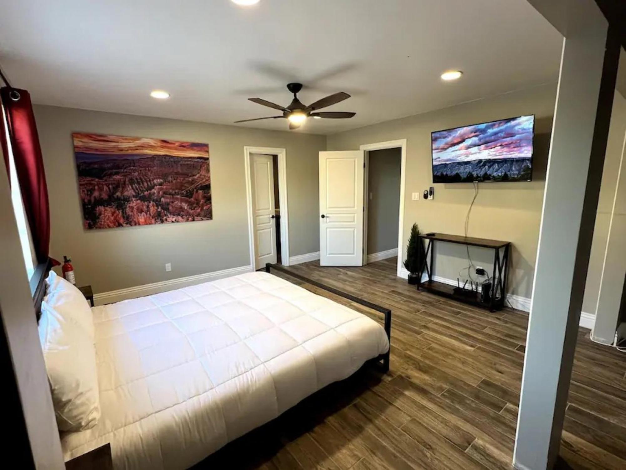 Lux Private Home - Pool, Billiards, 8 Smart Tvs, Board Games, Cotton Bedding - The Stone Sanctuary At Mccullough Hills Trailhead Las Vegas Exterior photo